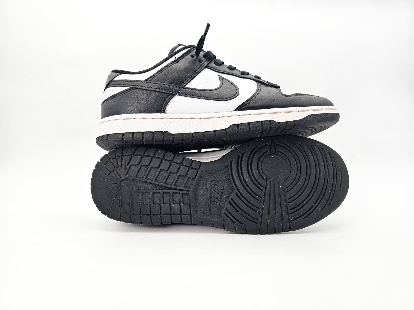 Nike Dunk Low Retro "Panda"