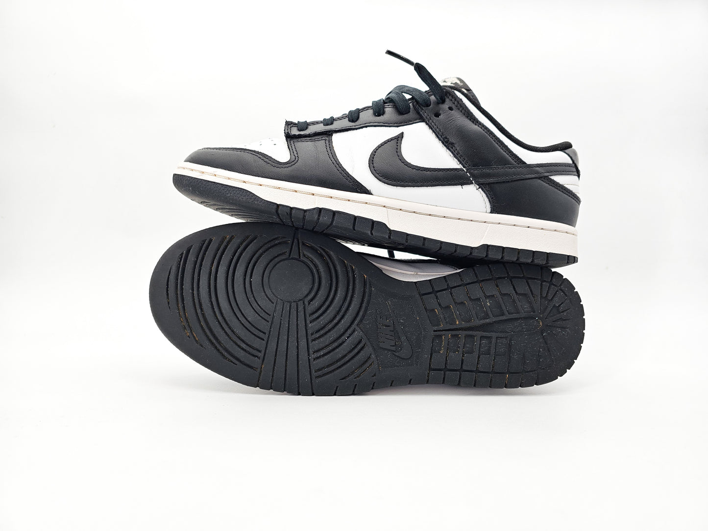 Nike Dunk Low Retro "Panda"