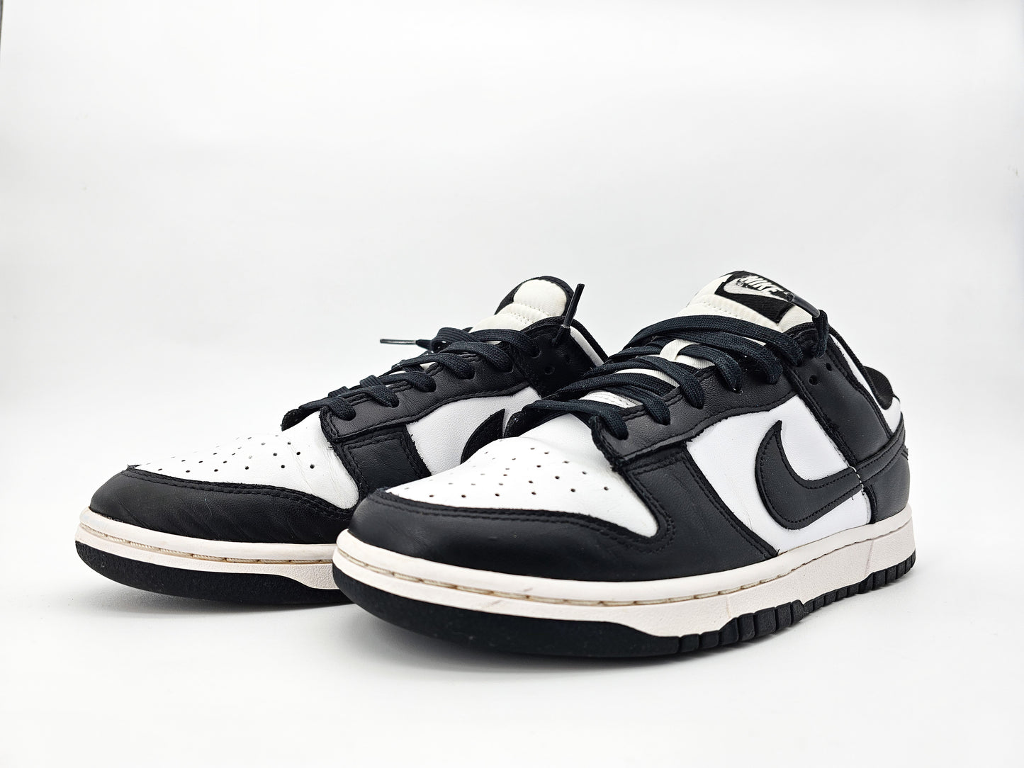 Nike Dunk Low Retro "Panda"