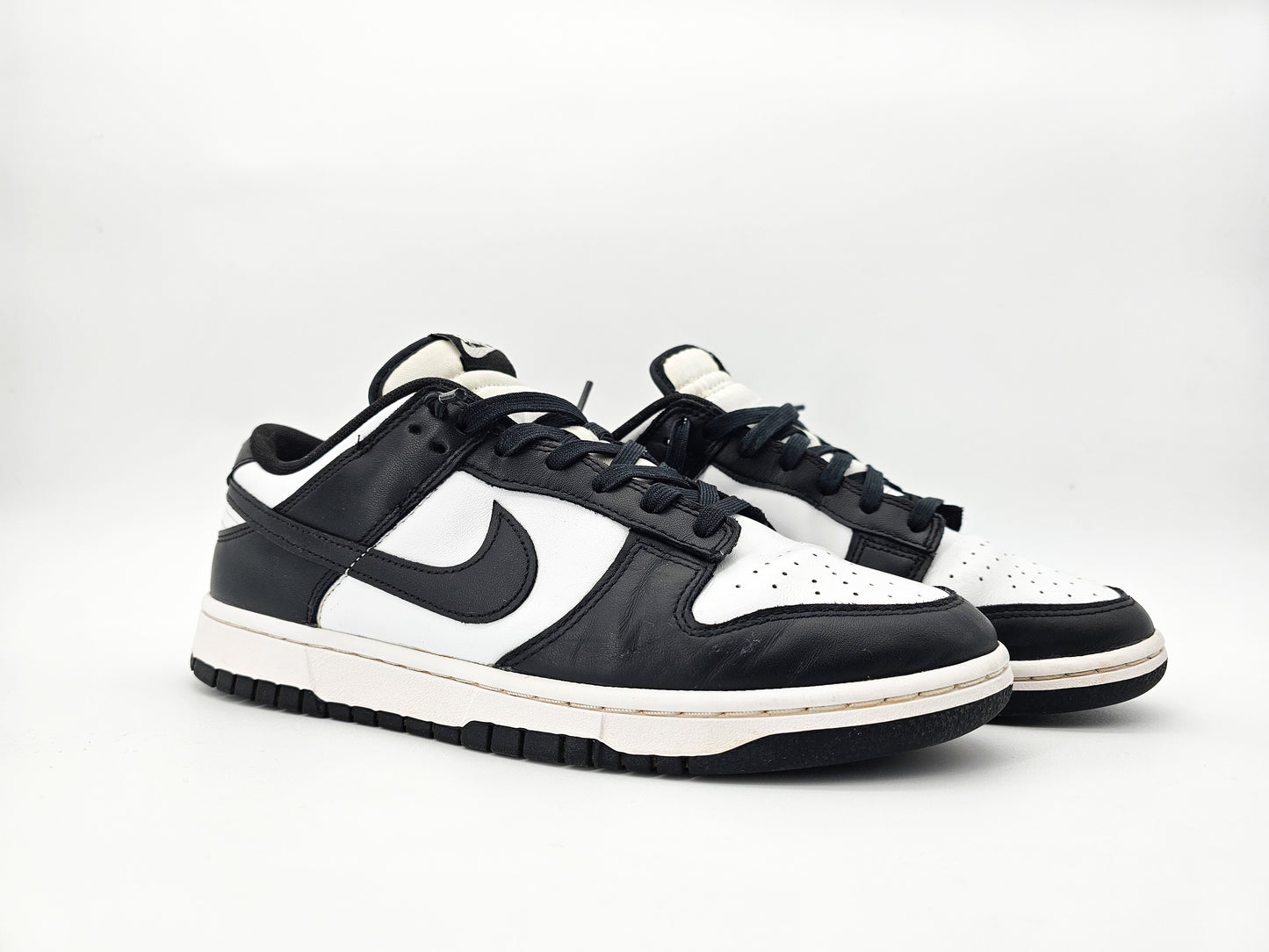 Nike Dunk Low Retro "Panda"